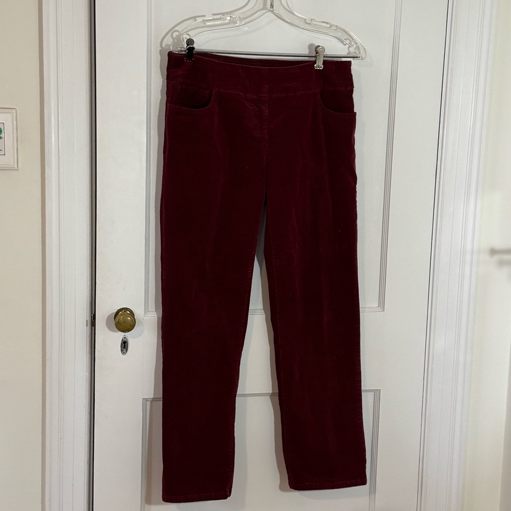 Like new! Appleseed's Slimsation Burgundy Straight Leg Pinwale Cords, size PM
